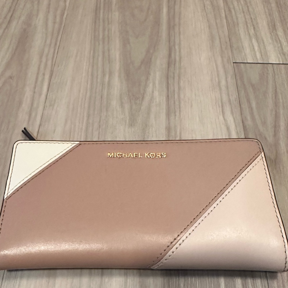 COPY - Michael kors wallet